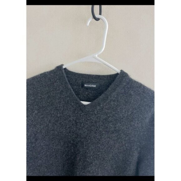 Naadam Cashmere V-Neck Sweater Size Small Black Soft Long Sleeve Pullover - Picture 3 of 3